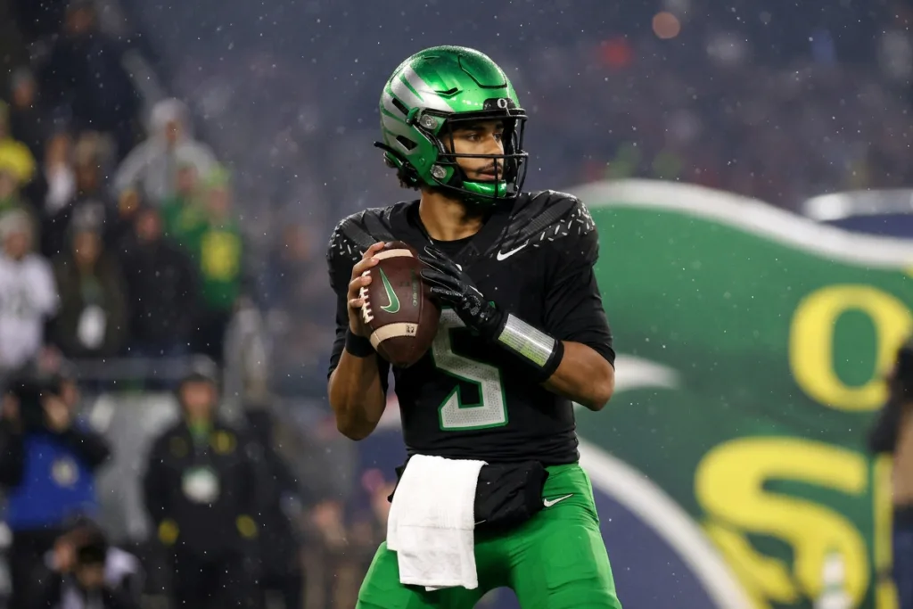 college football quarterback, oregon, dante moore