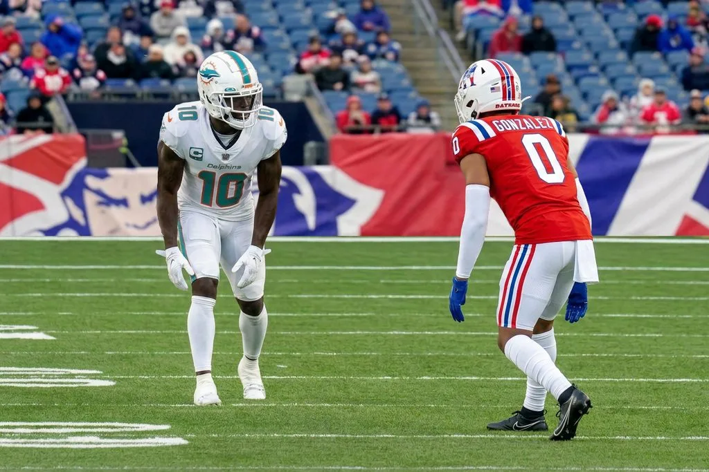 Christian Gonzalez contract extension, tyreek hill, patriots, dolphins