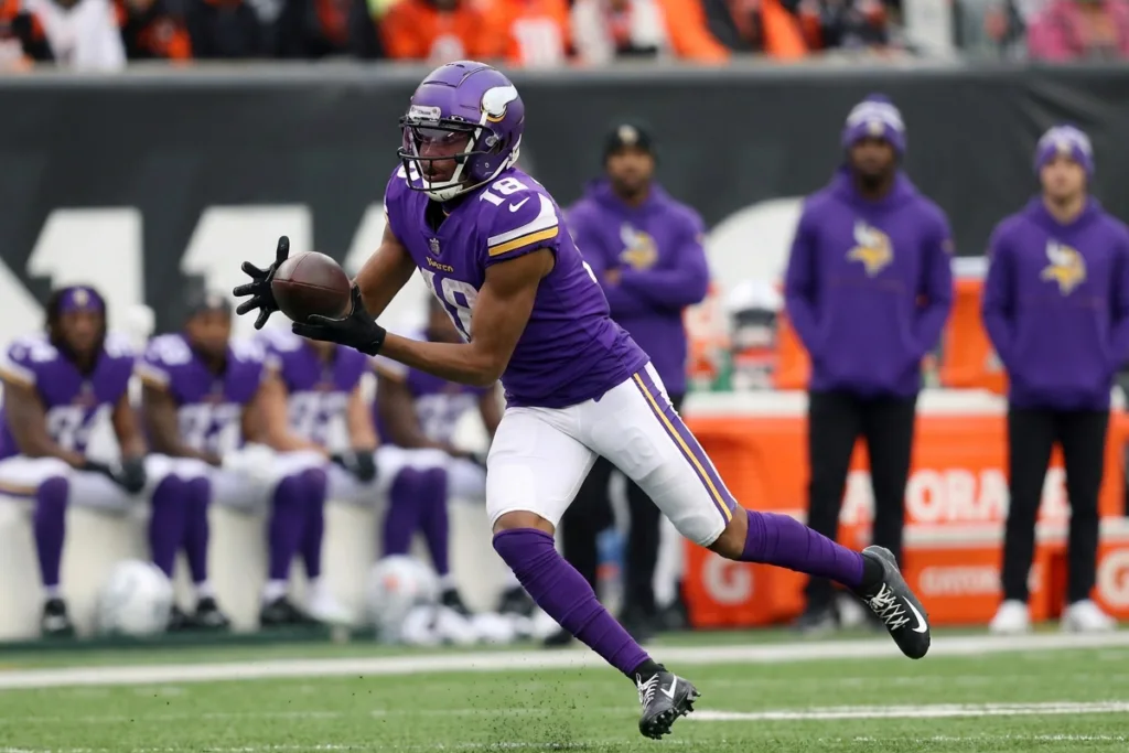 mlb trade deadline, nfl, vikings, justin jefferson