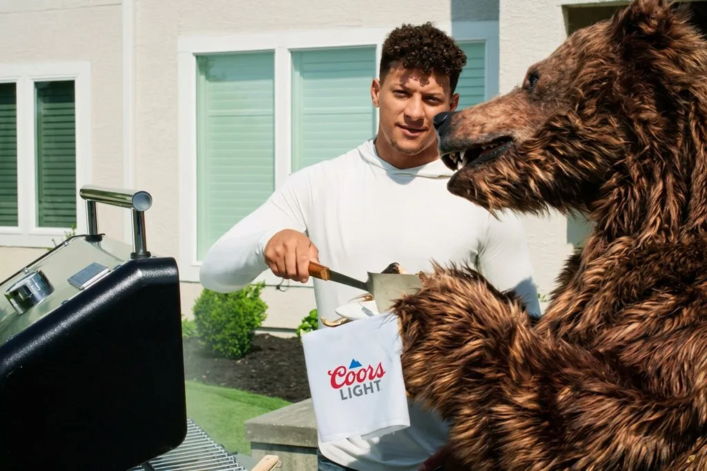 Kyle Juszczyk Fine, Coors Light, Patrick Mahomes