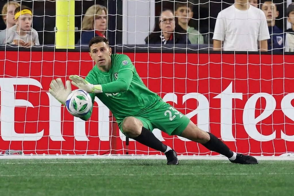 2026 Premier League, Emiliano Martinez, Chelsea