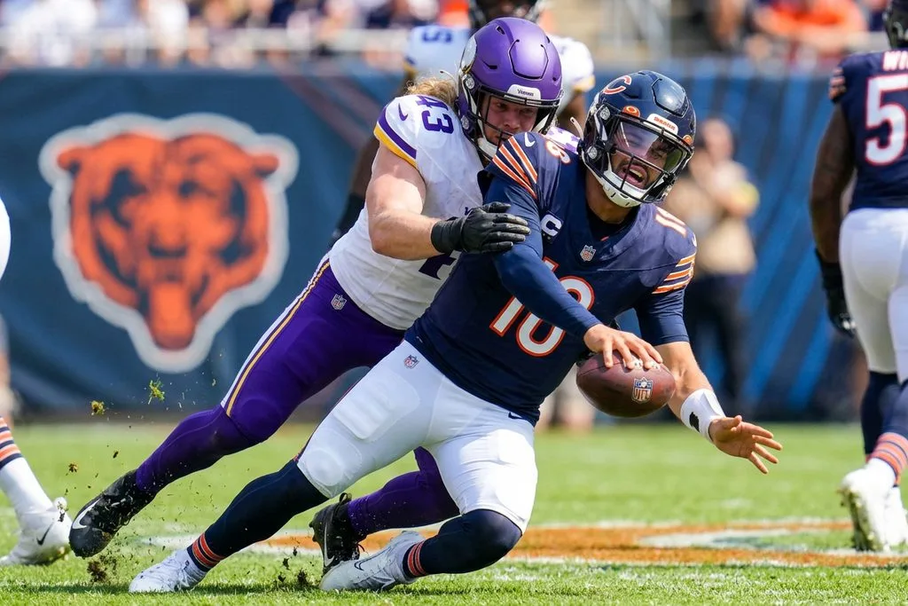 aaron burriesci, against the spread, caleb williams, bears, vikings