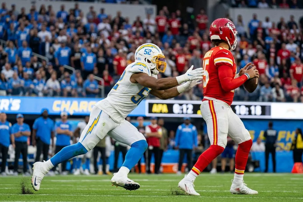 nfl trade deadline, los angeles chargers, khalil mack